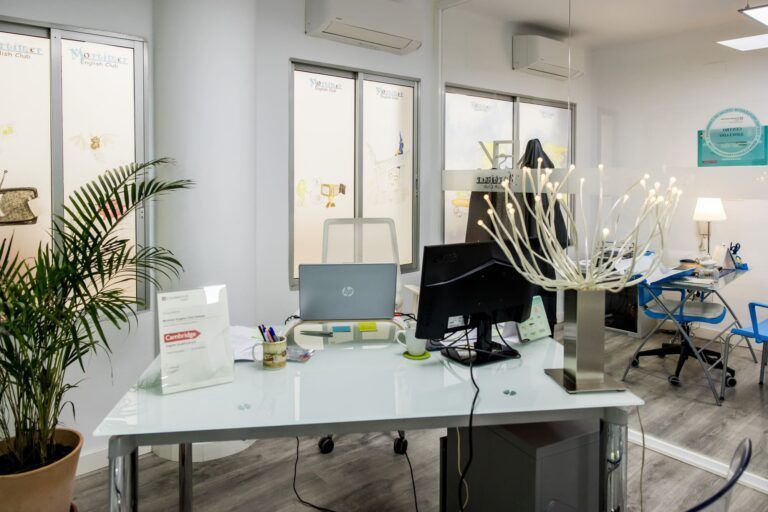 Mortimer Cáceres - Mortimer English Club