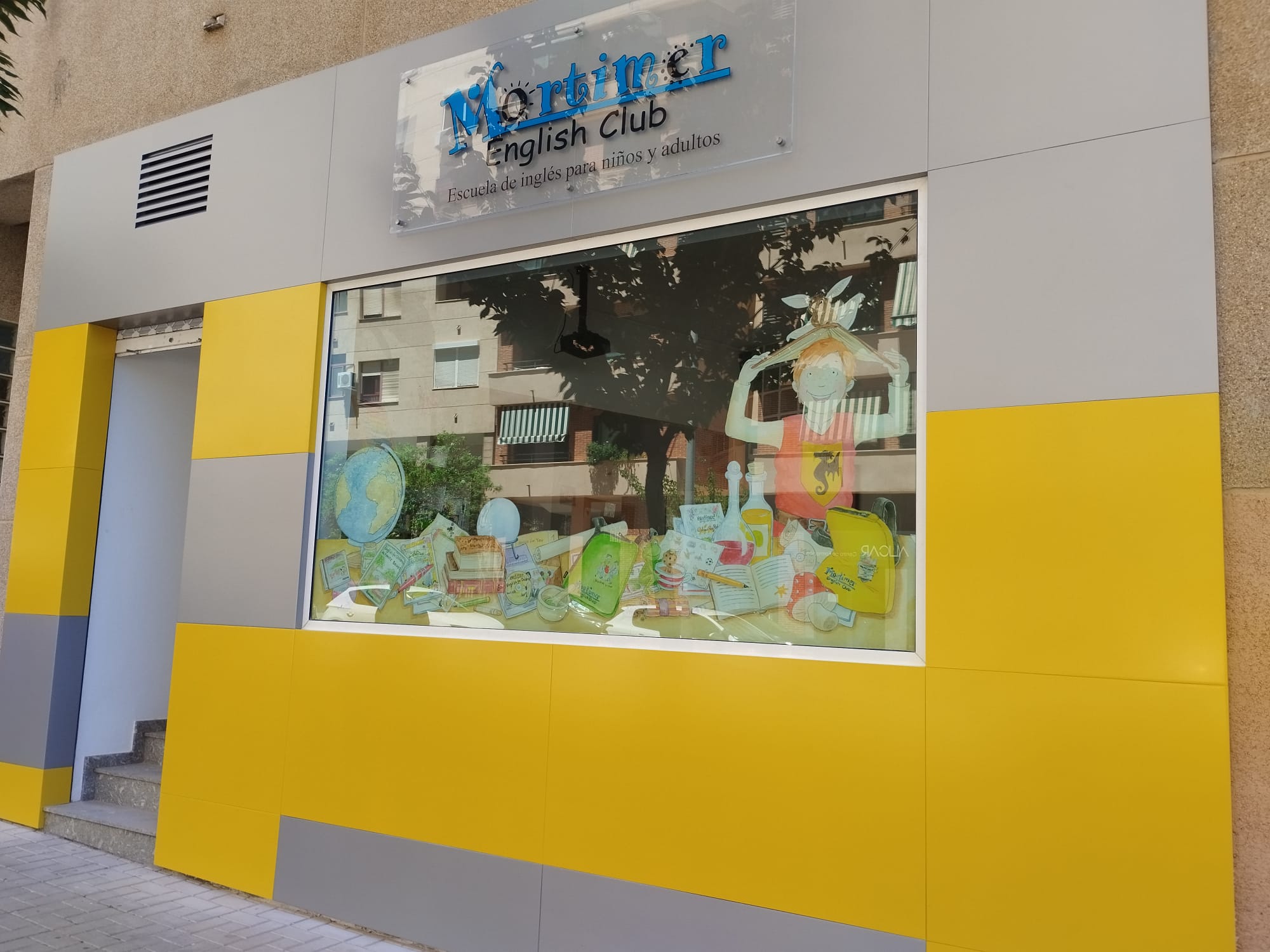 Mortimer Cáceres - Mortimer English Club