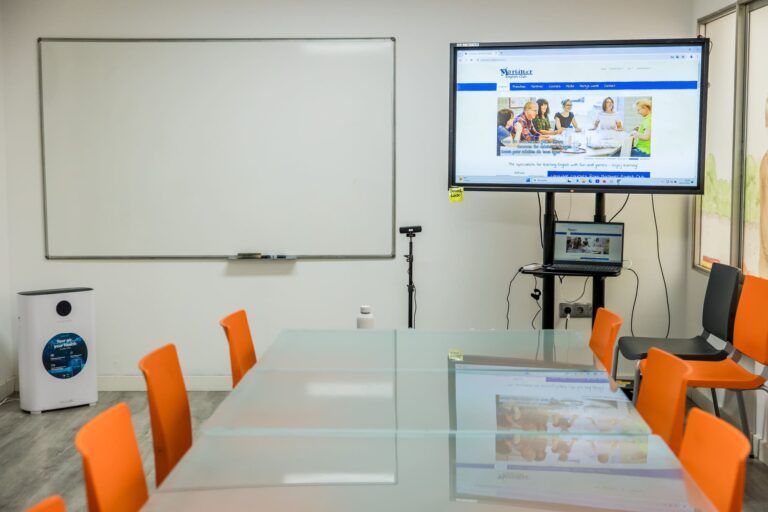 Mortimer Cáceres - Mortimer English Club