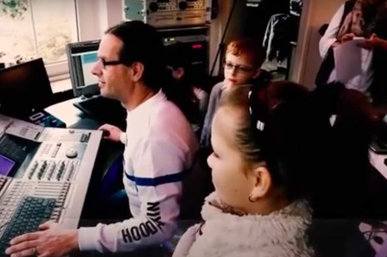 Vídeos academia de inglés - Mortimer English Club